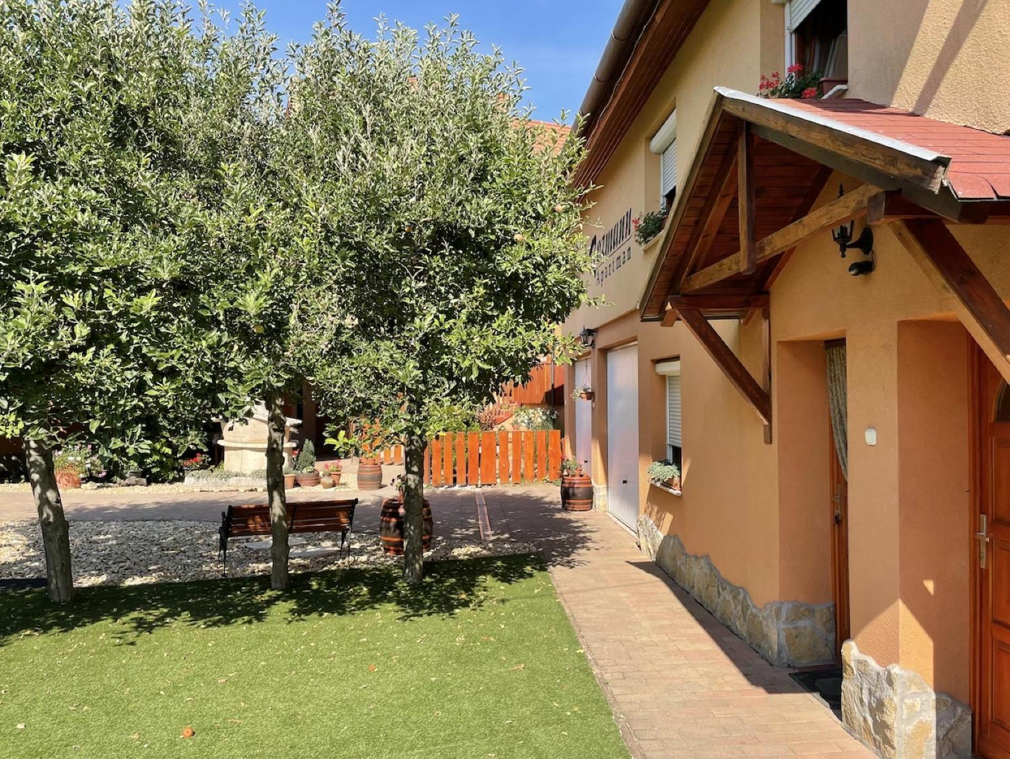 Rozmann Family Panzio & Apartmanhaz Sárvár Екстериор снимка