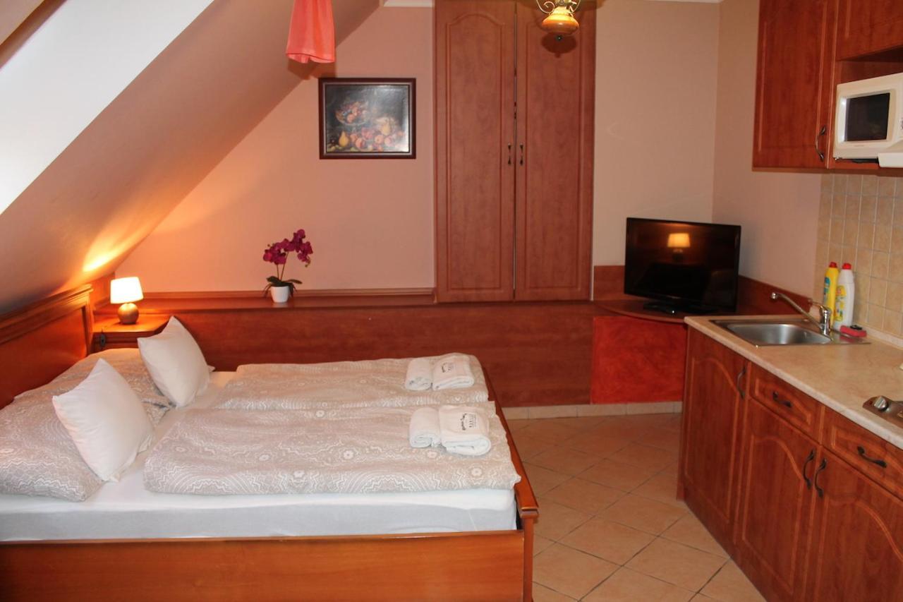 Rozmann Family Panzio & Apartmanhaz Sárvár Екстериор снимка