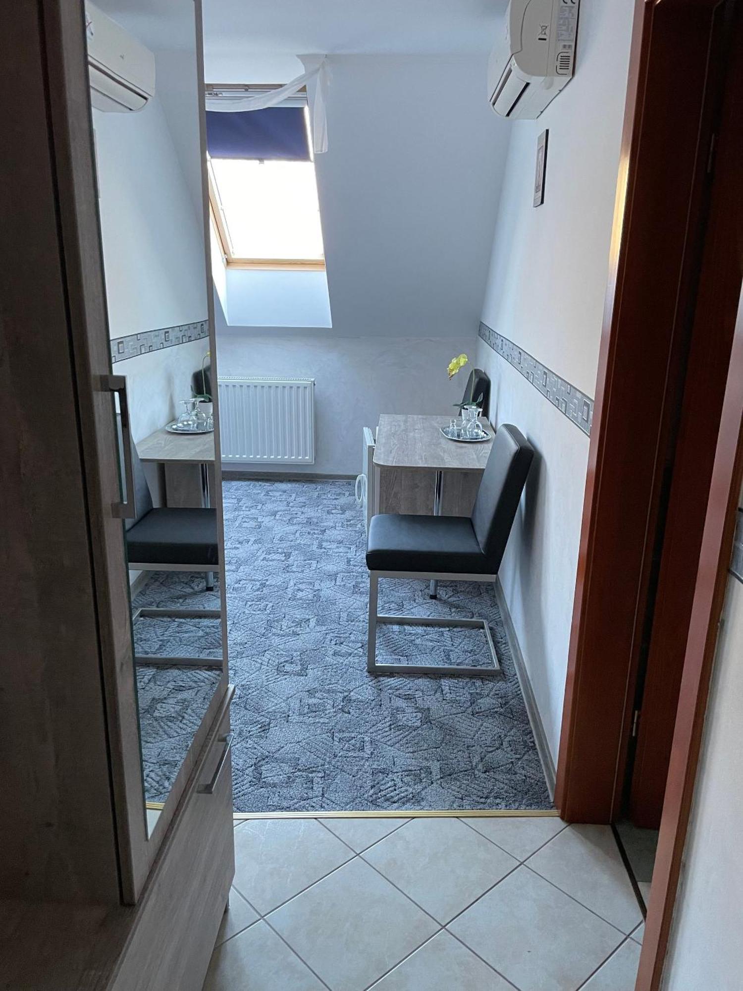 Rozmann Family Panzio & Apartmanhaz Sárvár Екстериор снимка
